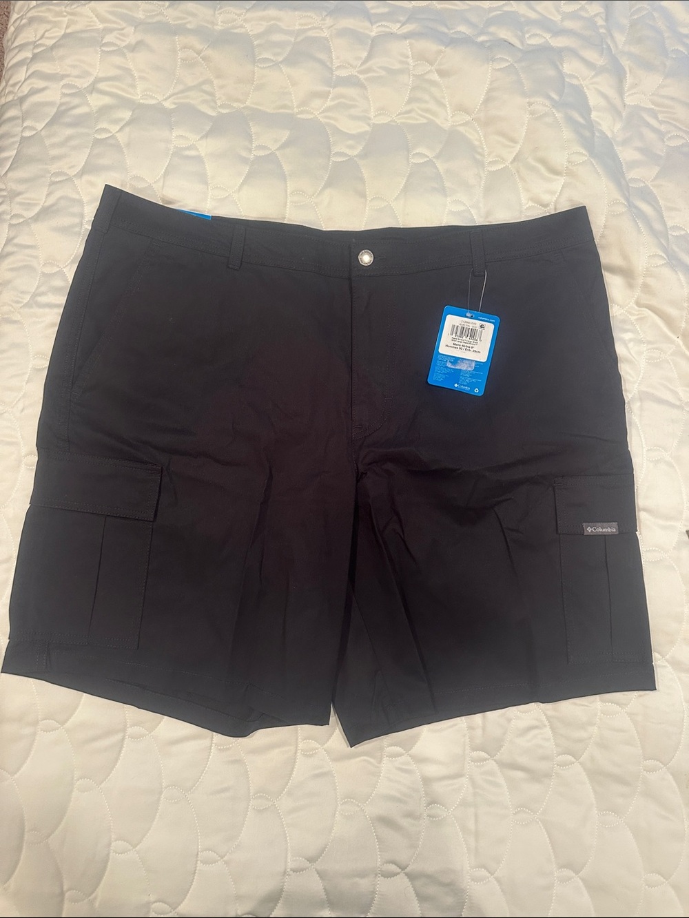 Columbia Men’s Black Cargo Shorts with Utility Pockets